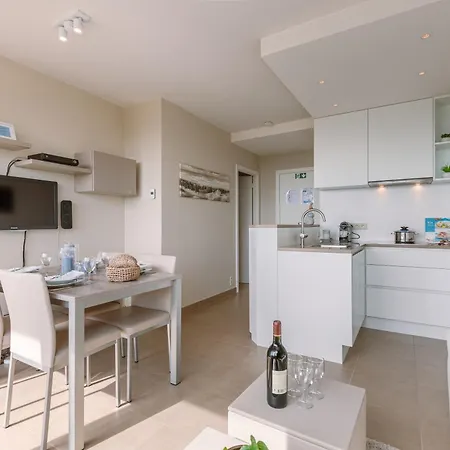 Stylish With Stunning Open View On Warandeduinen * ميدل كيرك