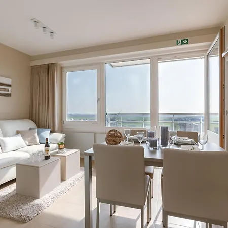 Stylish With Stunning Open View On Warandeduinen شقة